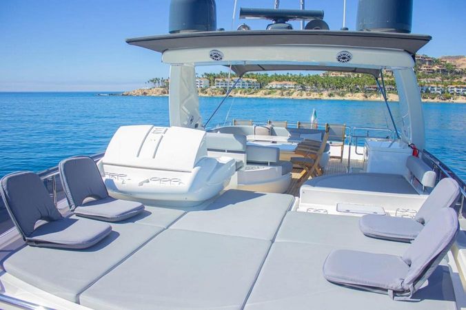 Ferretti 720 | Alamar 2