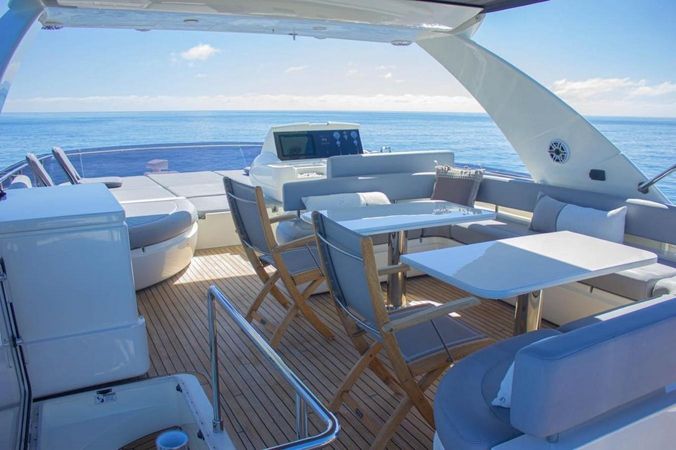 Ferretti 720 | Alamar 2