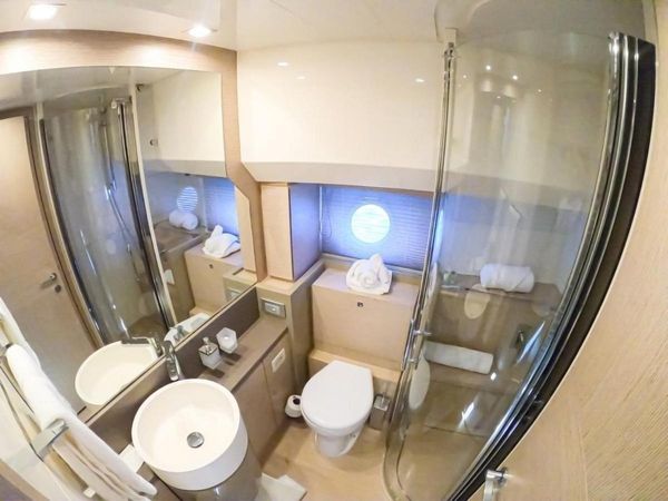 Ferretti 720 | Alamar 2