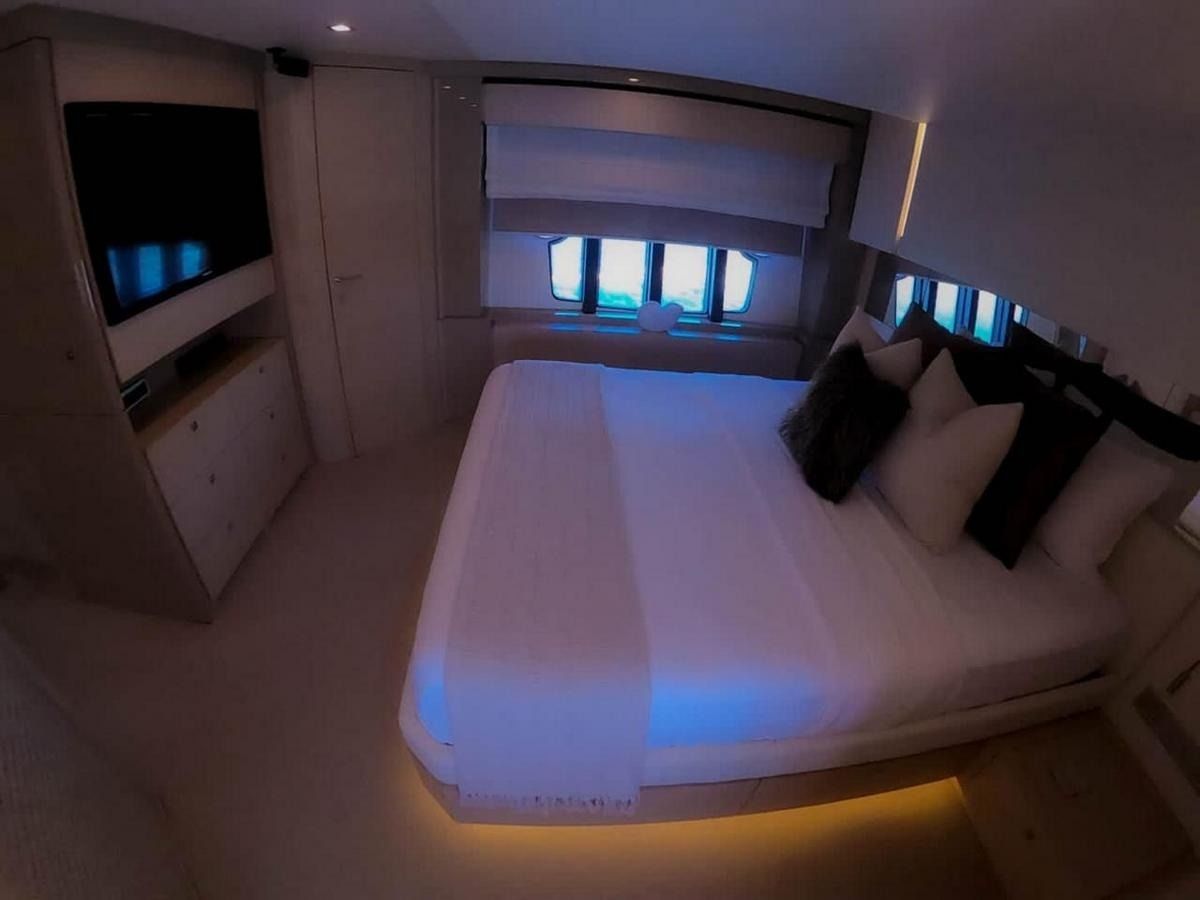 Ferretti 720 | Alamar 2