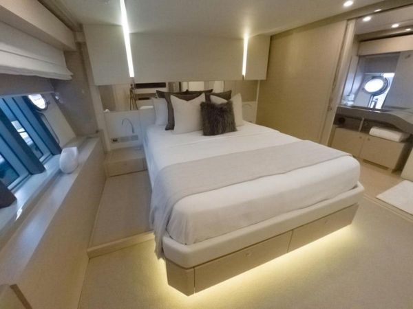 Ferretti 720 | Alamar 2