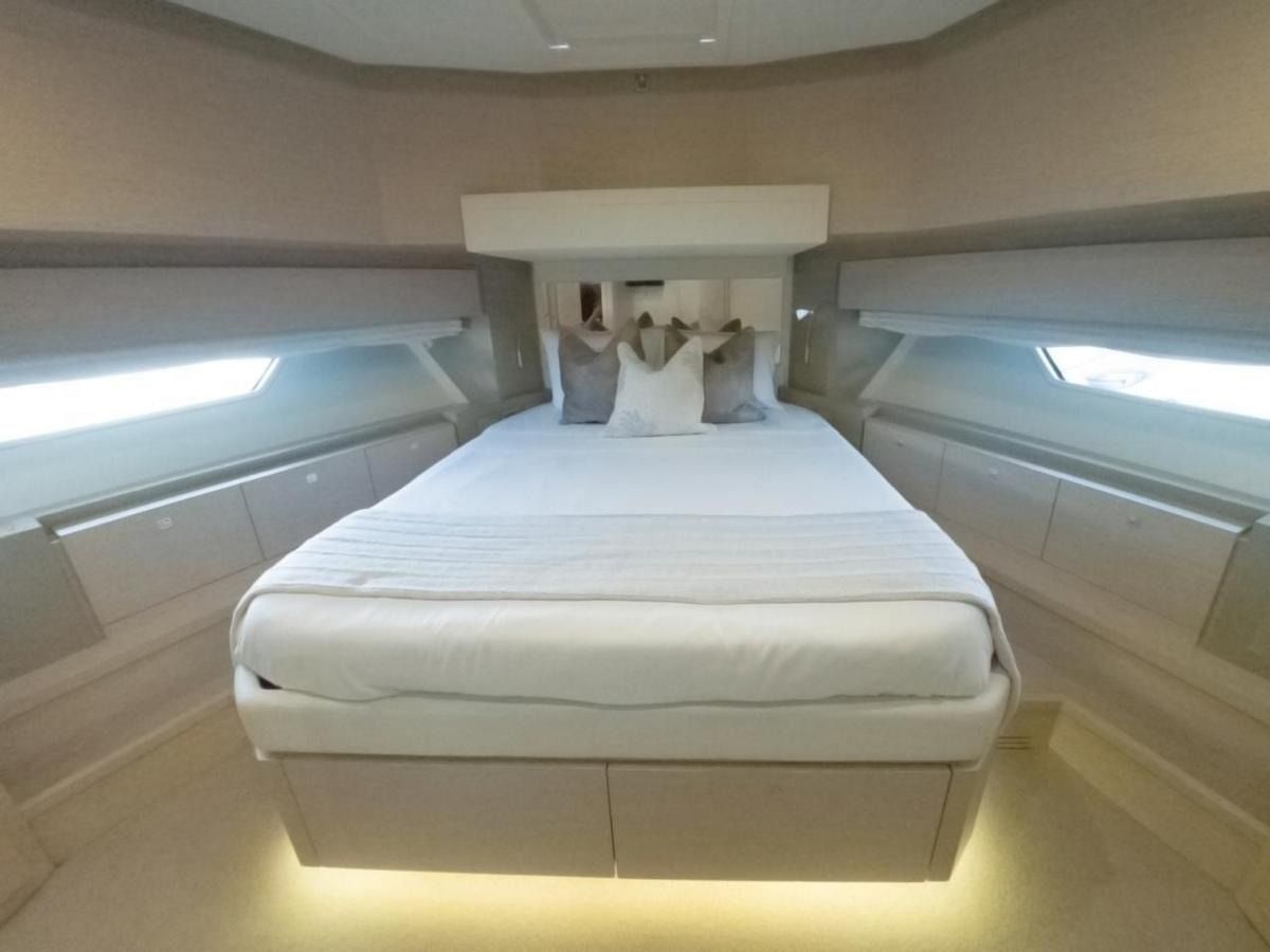 Ferretti 720 | Alamar 2