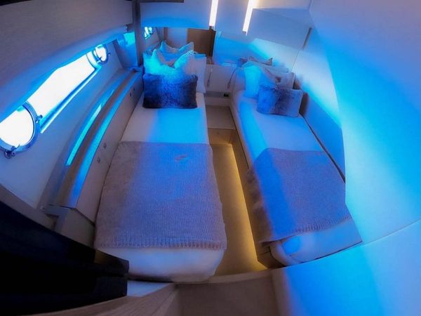 Ferretti 720 | Alamar 2