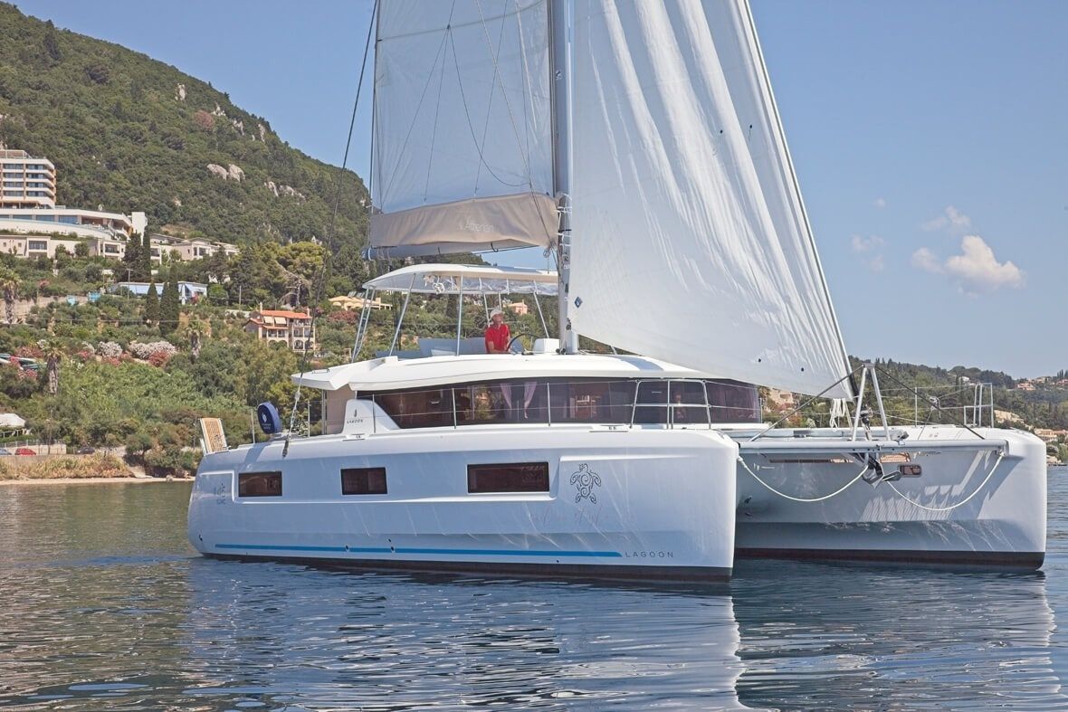 Lagoon 46 | Dafni