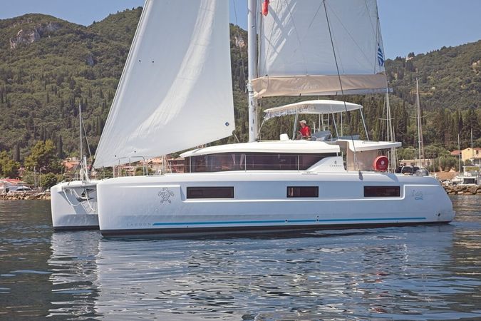 Lagoon 46 | Dafni