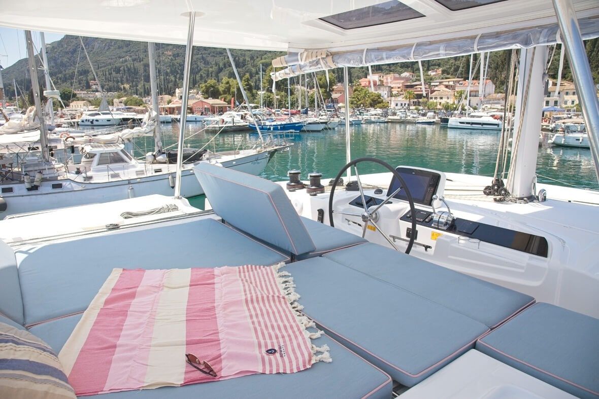 Lagoon 46 | Dafni