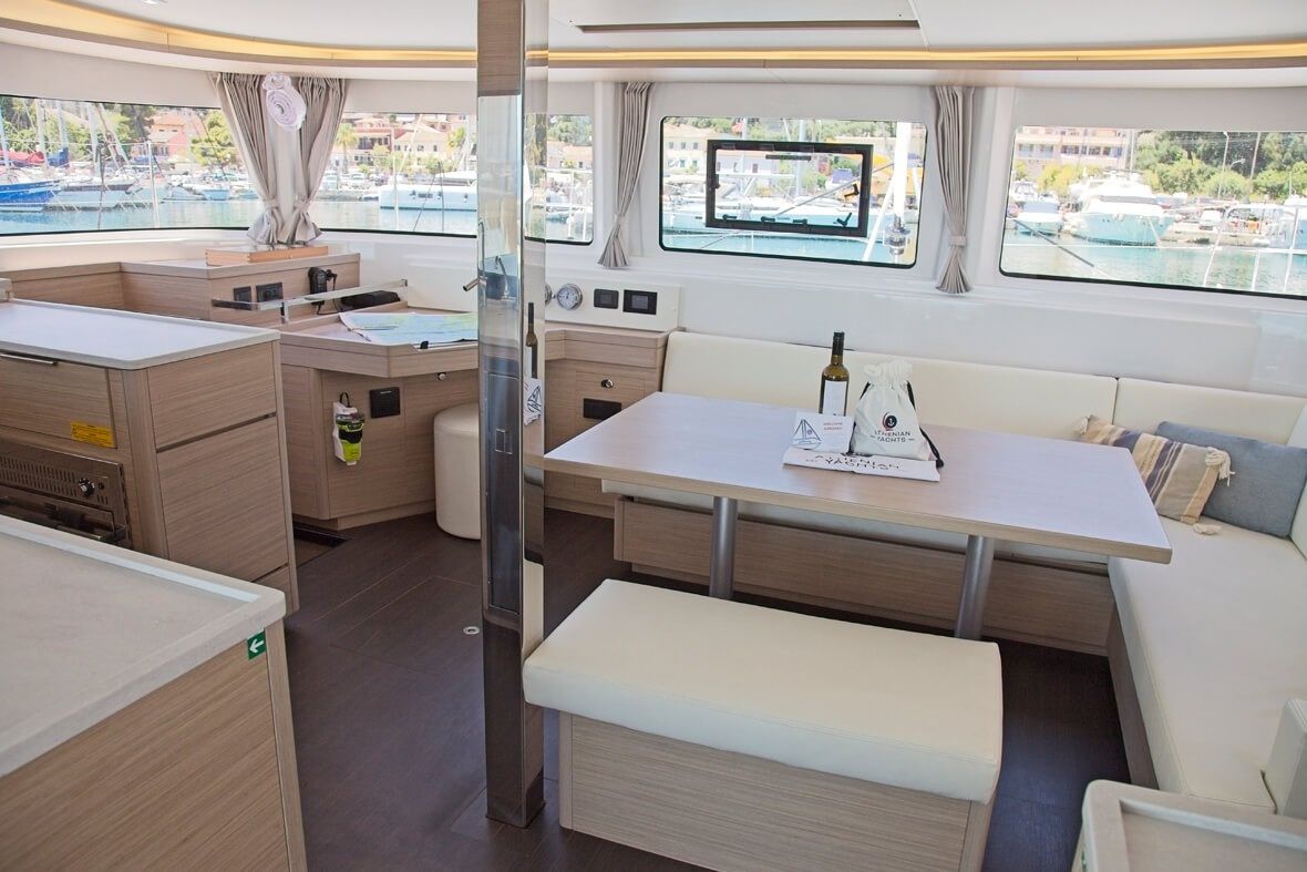 Lagoon 46 | Dafni