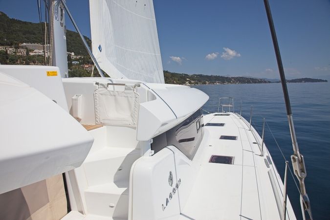 Lagoon 46 | Dafni
