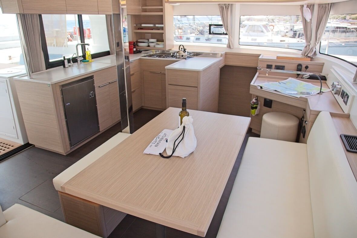Lagoon 46 | Dafni