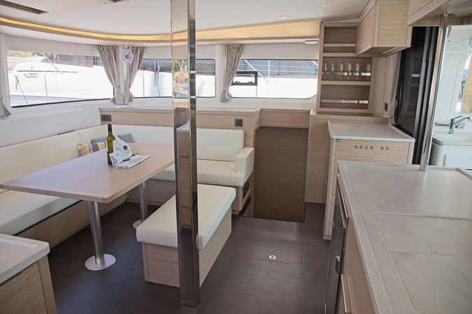 Lagoon 46 | Dafni