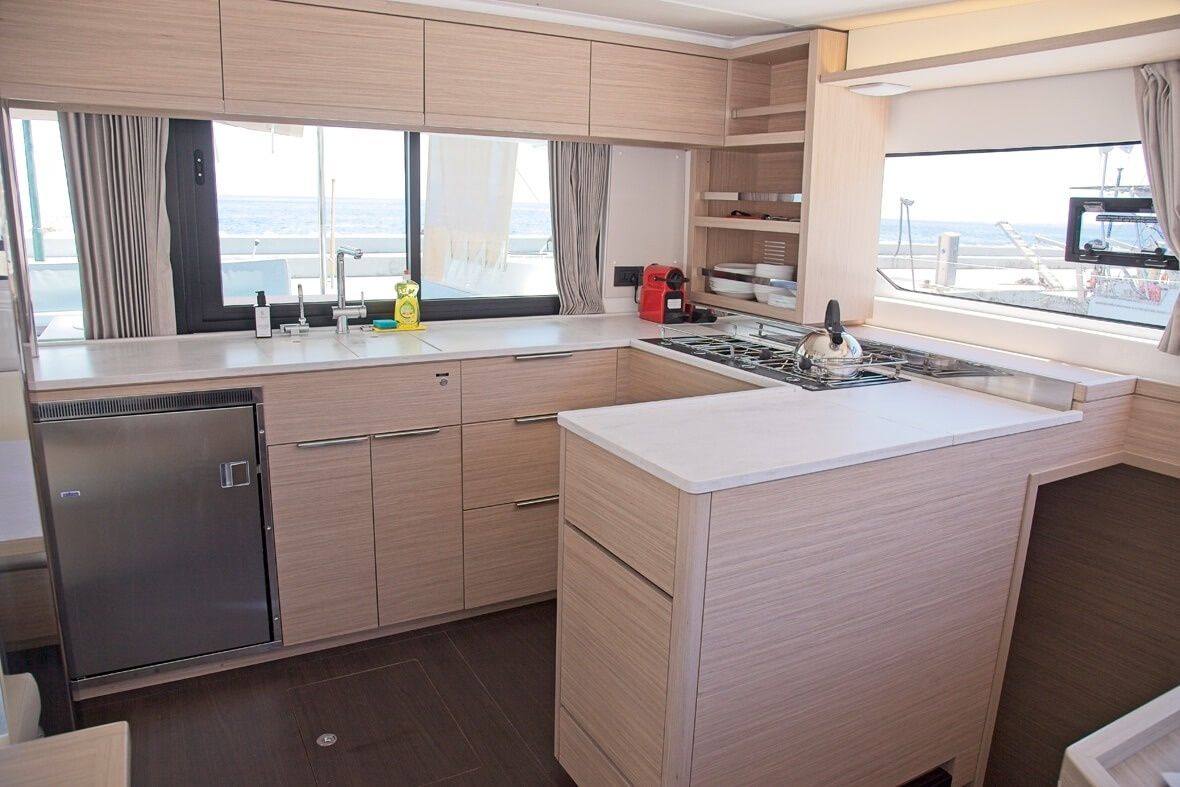Lagoon 46 | Dafni