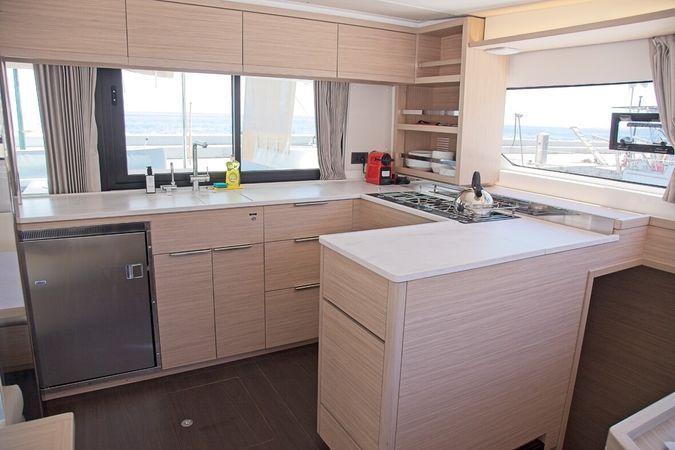 Lagoon 46 | Dafni