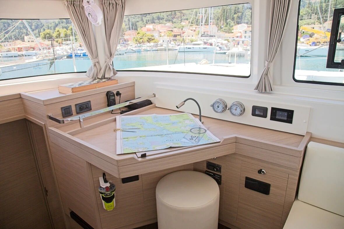 Lagoon 46 | Dafni