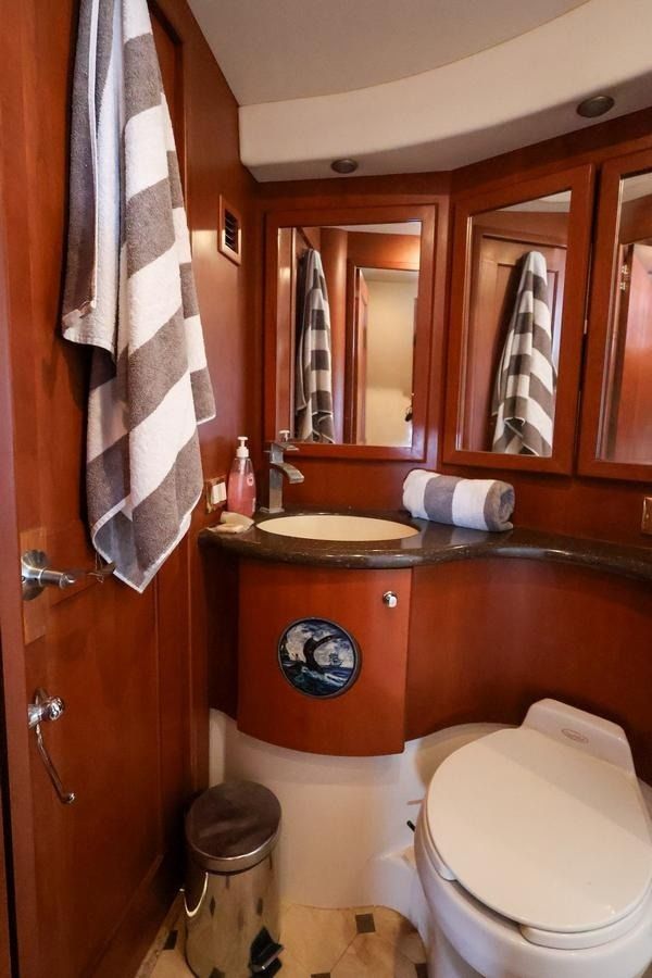 Silverton 50 | Roxanita