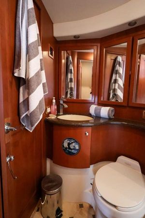 Silverton 50 | Roxanita