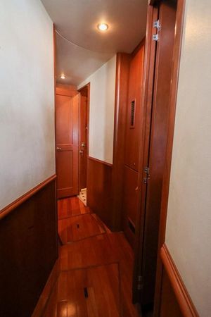 Silverton 50 | Roxanita