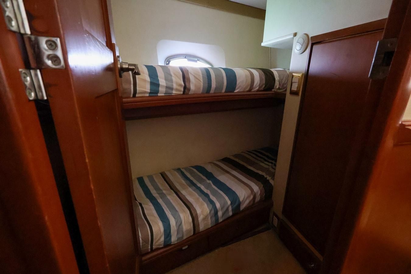 Silverton 50 | Roxanita