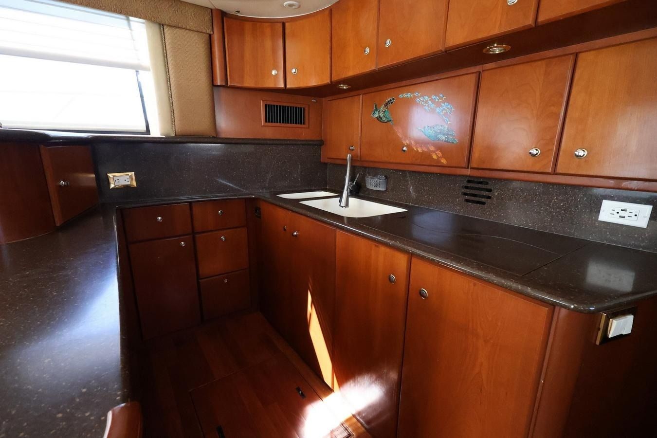 Silverton 50 | Roxanita