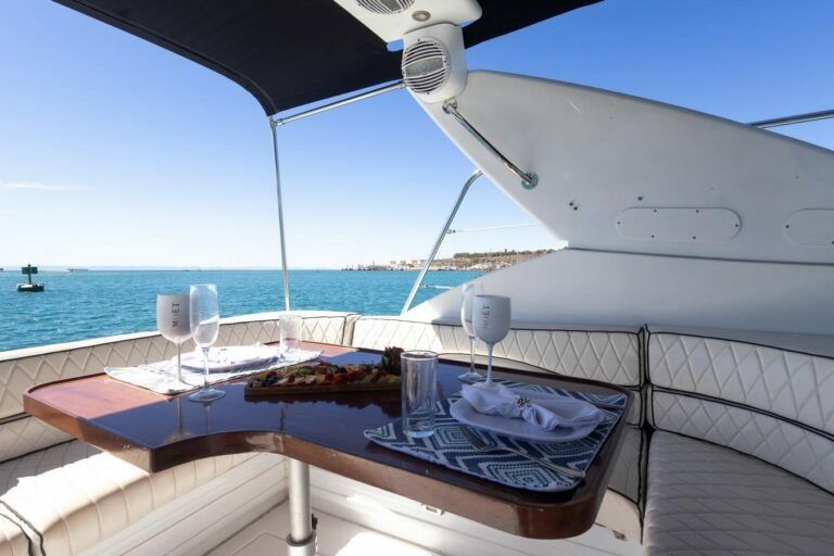 Carver Trojan 440 Express | Padre Santo