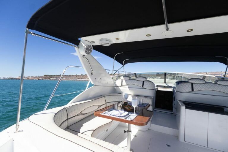Carver Trojan 440 Express | Padre Santo