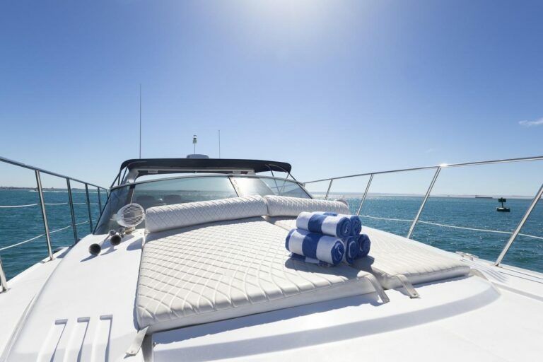Carver Trojan 440 Express | Padre Santo