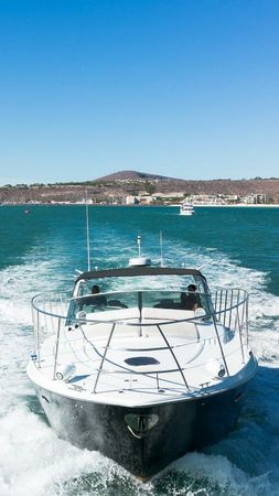 Carver Trojan 440 Express | Padre Santo