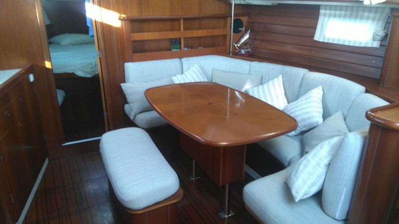 Beneteau Oceanis 38 | Spa