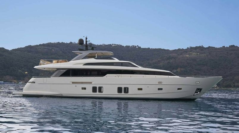 Sanlorenzo SL100 | Muma