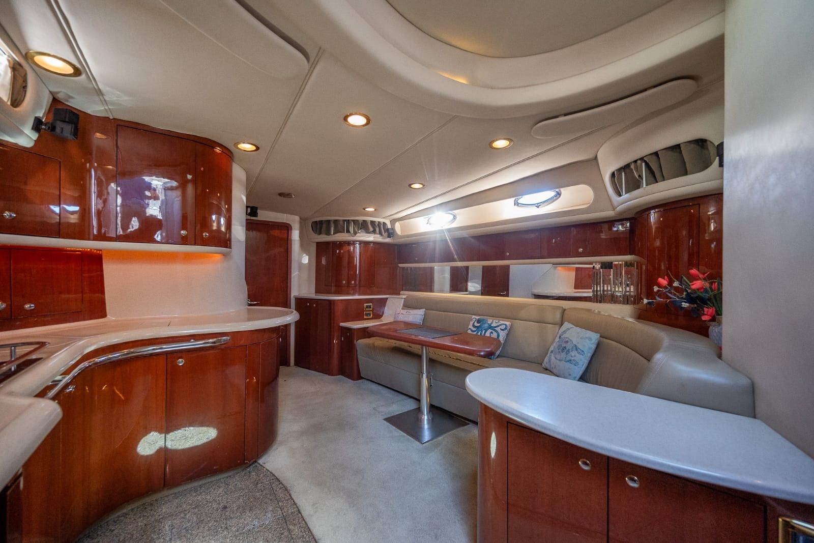 Sea Ray 60 Sundancer | Happy Endings