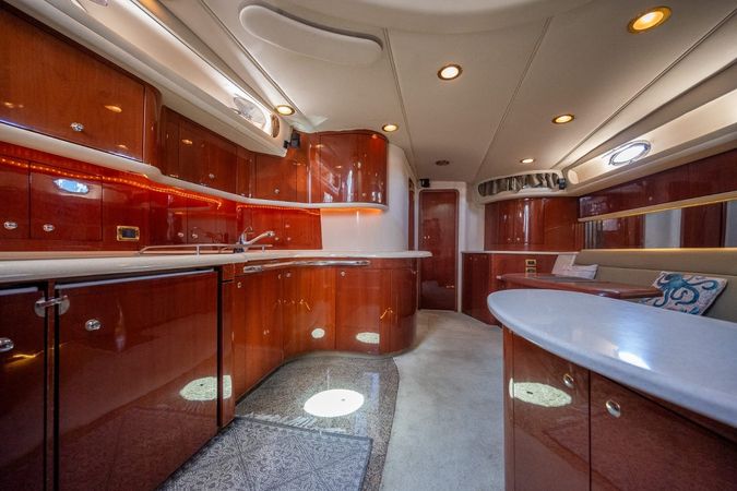 Sea Ray 60 Sundancer | Happy Endings