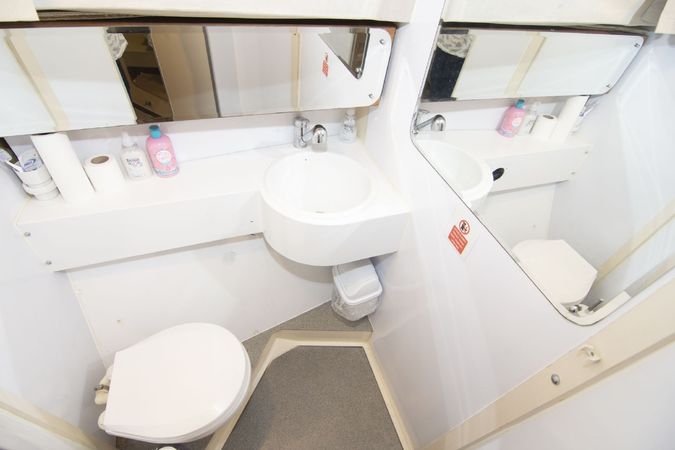 Princess 412 | White Horse