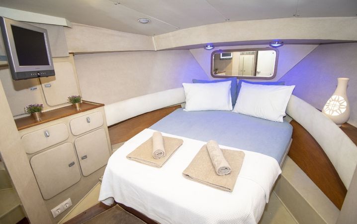 Princess 412 | White Horse