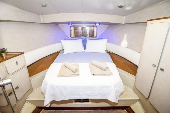 Princess 412 | White Horse