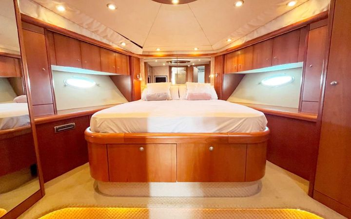 Sunseeker Predator 72 | Vicky 2