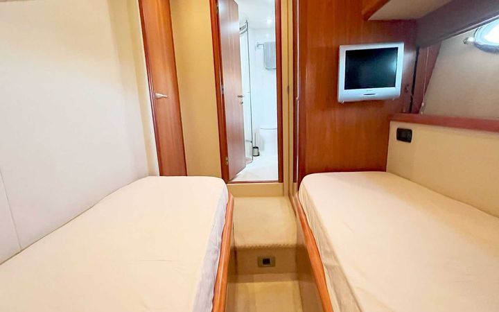 Sunseeker Predator 72 | Vicky 2