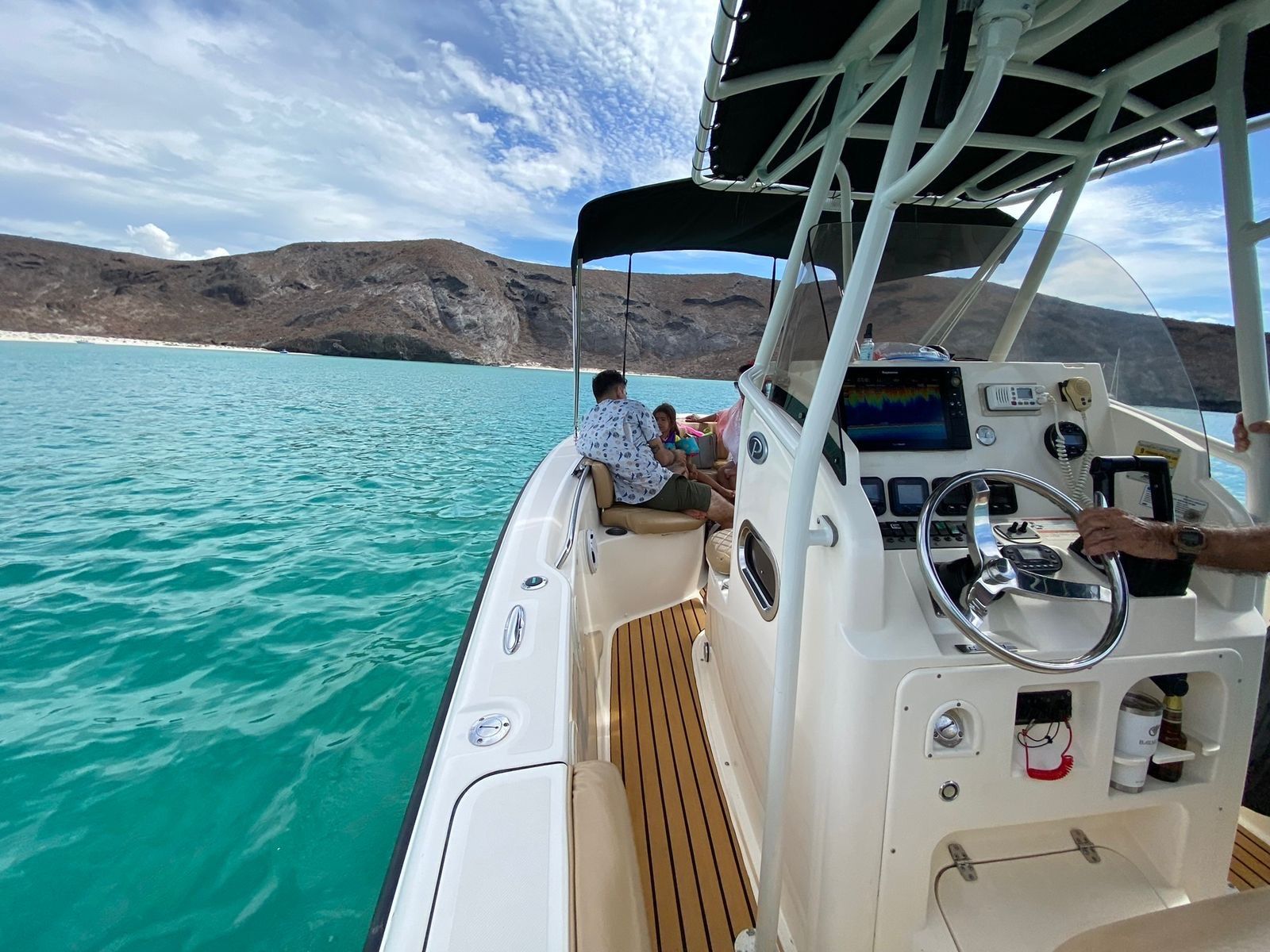 Pursuit 32 | Babisuri