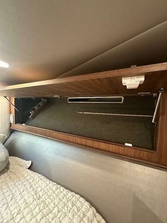 Spencer 52 | Jet Stream