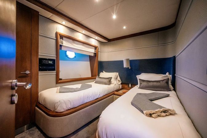 Azimut Leonardo 98 | Ganesha