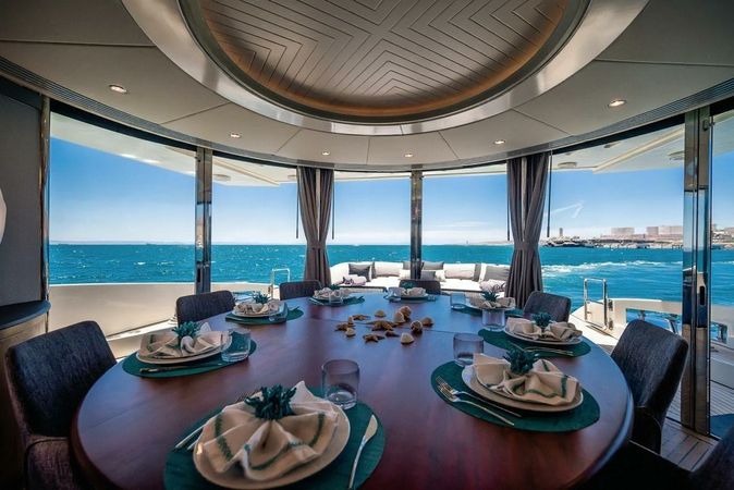 Azimut Leonardo 98 | Ganesha