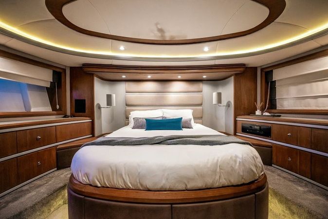 Azimut Leonardo 98 | Ganesha