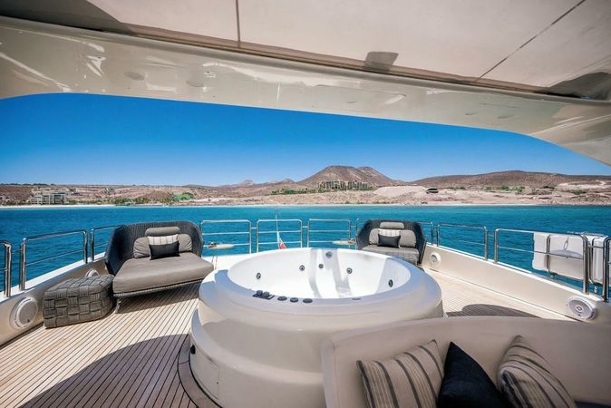 Azimut Leonardo 98 | Ganesha