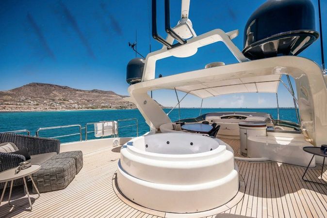 Azimut Leonardo 98 | Ganesha