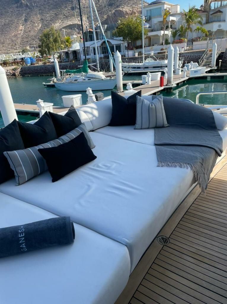 Azimut Leonardo 98 | Ganesha