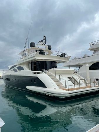Azimut Leonardo 98 | Ganesha