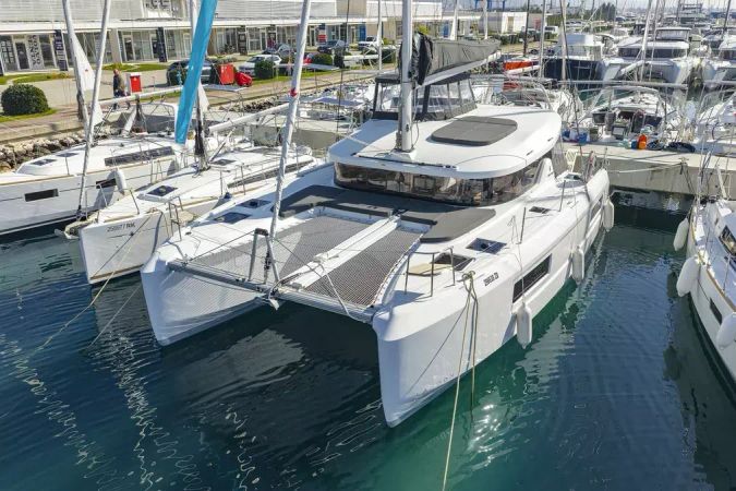 Lagoon 38 | Nami