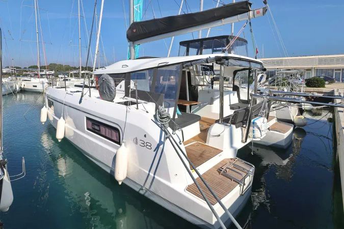 Lagoon 38 | Nami