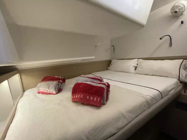 Lagoon 51 | Deb Elli