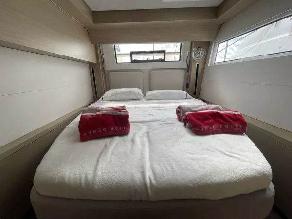 Lagoon 51 | Deb Elli