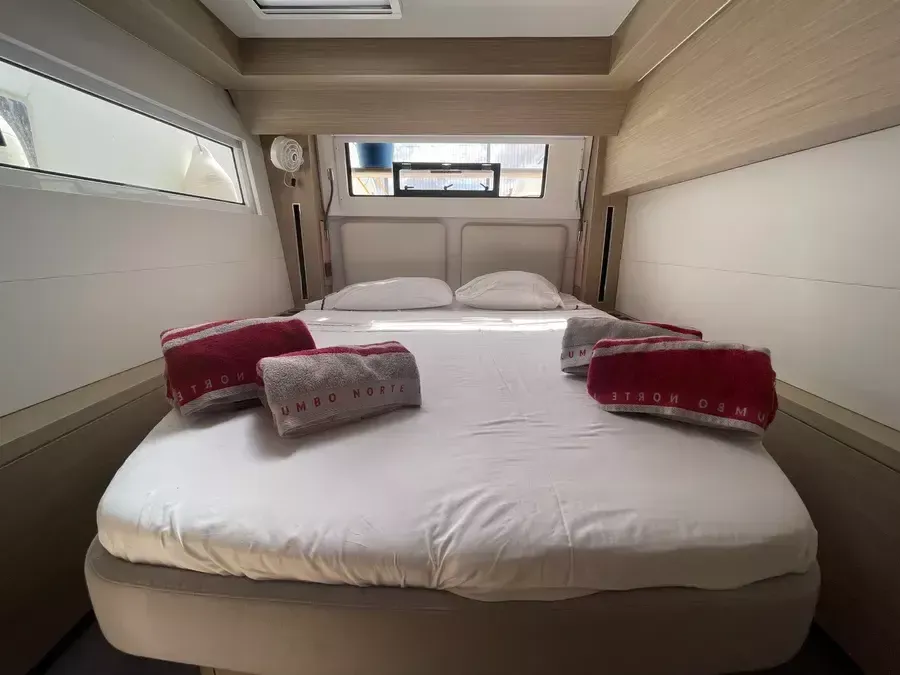 Lagoon 51 | Deb Elli