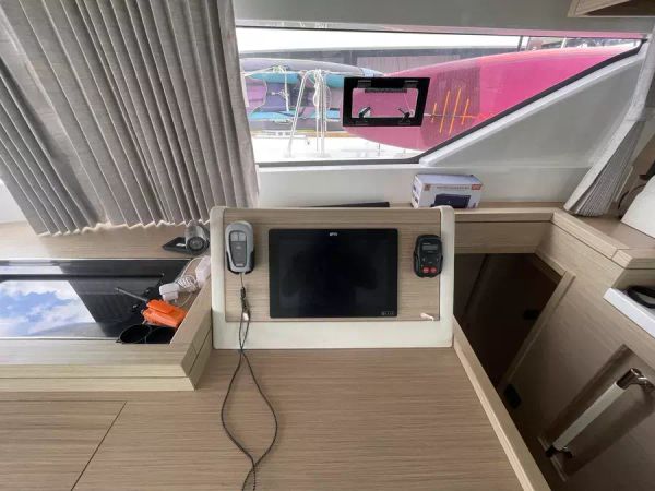 Lagoon 51 | Deb Elli